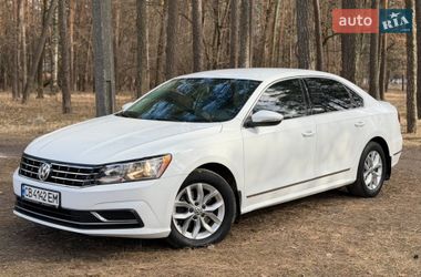 Седан Volkswagen Passat 2015 в Чернигове