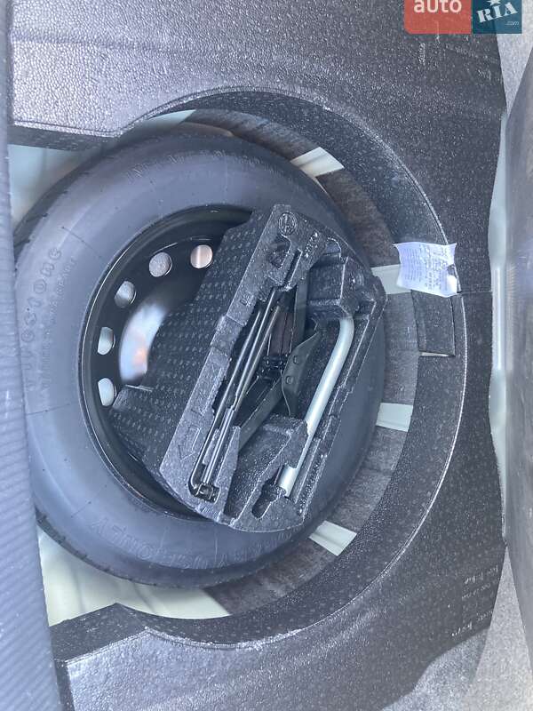 Седан Volkswagen Passat 2014 в Днепре