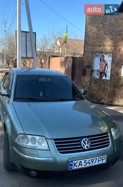 Седан Volkswagen Passat 2001 в Буче
