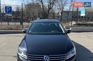 Седан Volkswagen Passat 2011 в Киеве