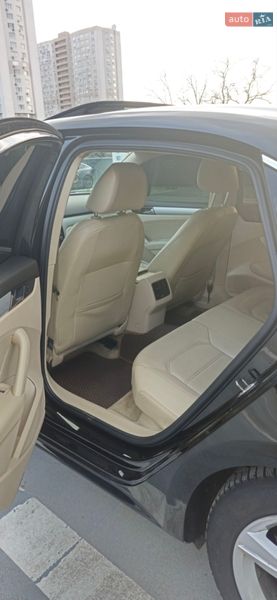 Седан Volkswagen Passat 2013 в Киеве