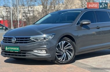 Универсал Volkswagen Passat 2020 в Киеве