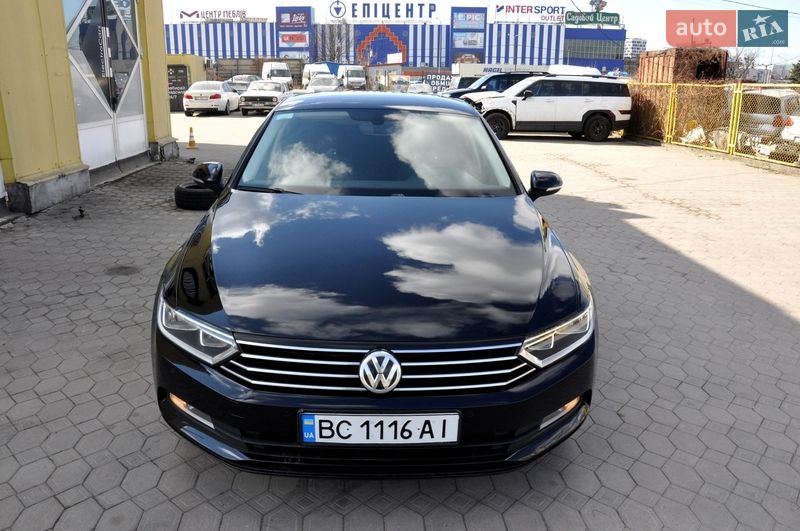 Седан Volkswagen Passat 2017 в Львове