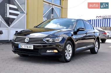 Седан Volkswagen Passat 2017 в Львове