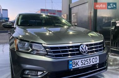 Седан Volkswagen Passat 2016 в Владимирце