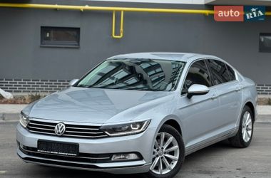 Седан Volkswagen Passat 2017 в Киеве
