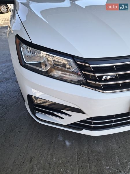 Седан Volkswagen Passat 2016 в Киеве