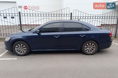 Седан Volkswagen Passat 2012 в Києві