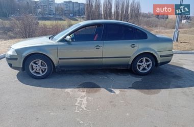 Седан Volkswagen Passat 2002 в Ровно