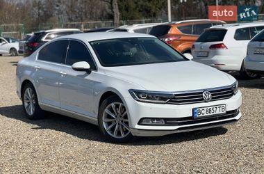 Седан Volkswagen Passat 2016 в Стрые