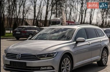 Универсал Volkswagen Passat 2018 в Львове