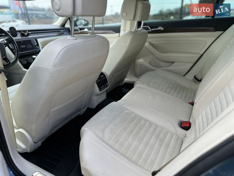 Универсал Volkswagen Passat 2015 в Львове