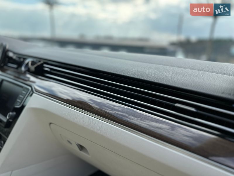 Универсал Volkswagen Passat 2015 в Львове