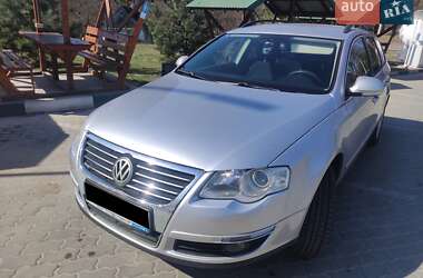 Универсал Volkswagen Passat 2006 в Мостиске