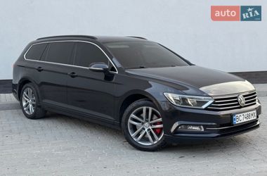 Универсал Volkswagen Passat 2015 в Бориславе