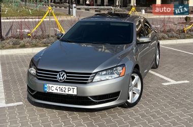 Седан Volkswagen Passat 2012 в Киеве
