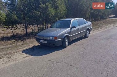 Седан Volkswagen Passat 1991 в Березному