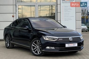 Седан Volkswagen Passat 2016 в Черновцах