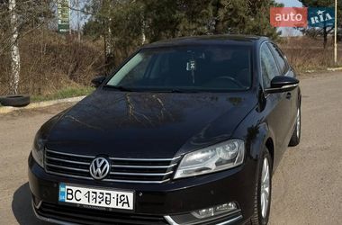 Седан Volkswagen Passat 2011 в Львове