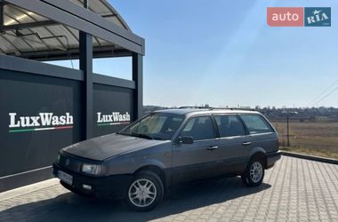Универсал Volkswagen Passat 1992 в Шумске