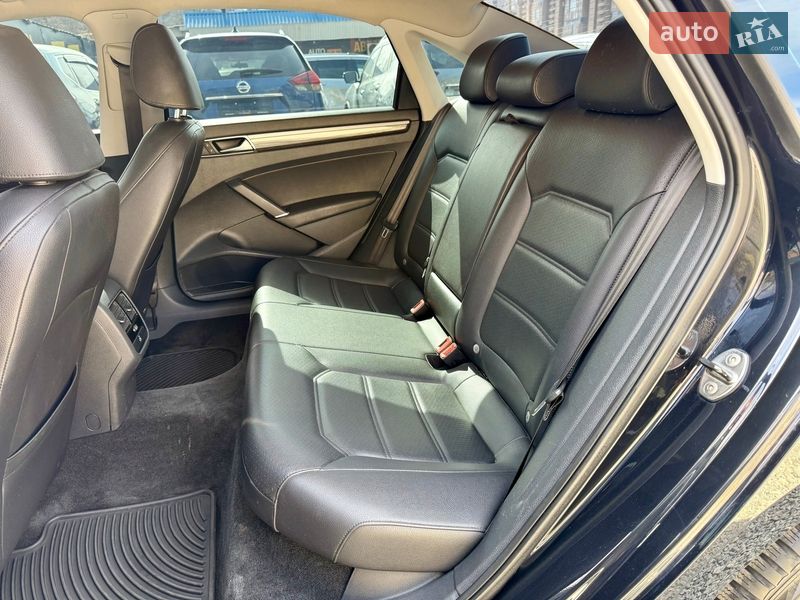 Седан Volkswagen Passat 2016 в Харькове