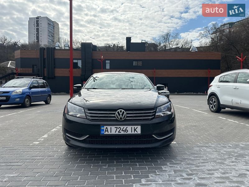 Седан Volkswagen Passat 2012 в Києві