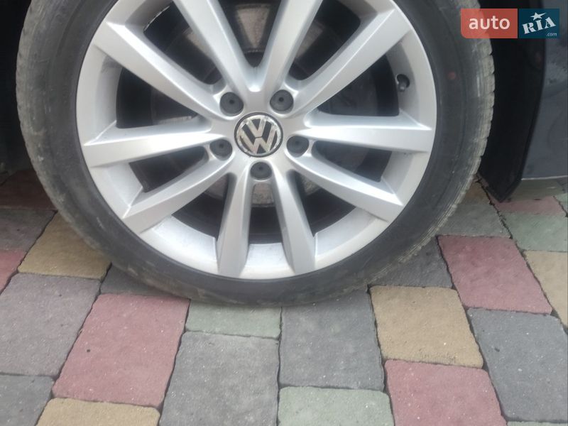 Универсал Volkswagen Passat 2011 в Луцке