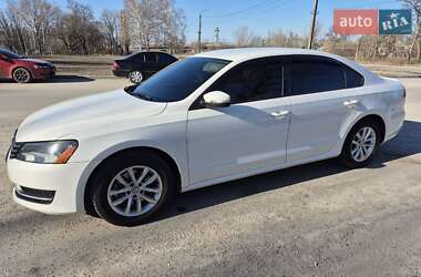 Седан Volkswagen Passat 2014 в Днепре