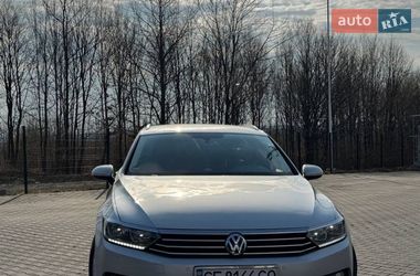 Універсал Volkswagen Passat 2015 в Чернівцях