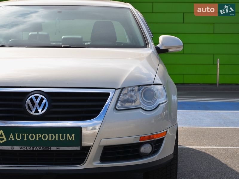 Седан Volkswagen Passat 2010 в Киеве