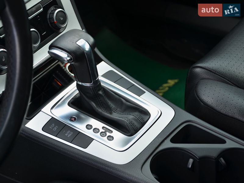 Седан Volkswagen Passat 2010 в Киеве