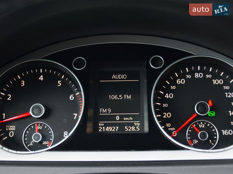 Седан Volkswagen Passat 2010 в Киеве