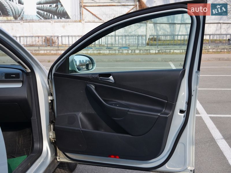 Седан Volkswagen Passat 2010 в Киеве