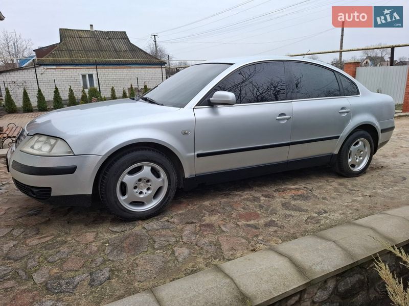 Седан Volkswagen Passat 2000 в Семеновке