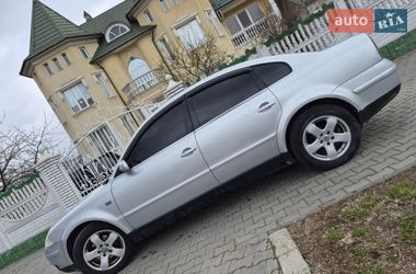 Седан Volkswagen Passat 2000 в Чернівцях