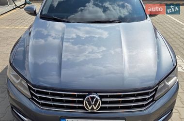Седан Volkswagen Passat 2018 в Києві