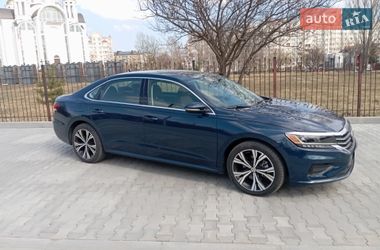 Седан Volkswagen Passat 2021 в Буче