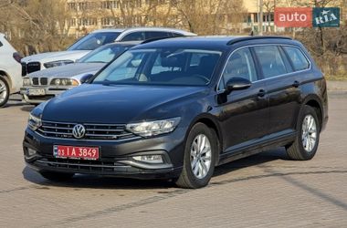 Универсал Volkswagen Passat 2020 в Киеве