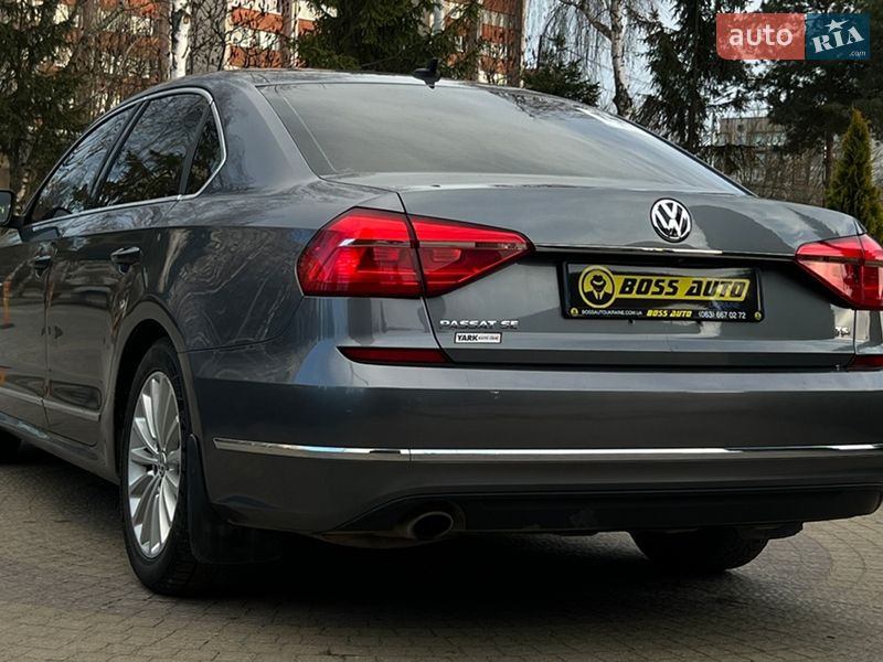 Седан Volkswagen Passat 2016 в Львове