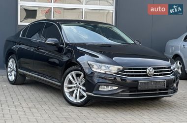 Седан Volkswagen Passat 2022 в Мукачевому