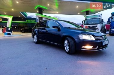 Універсал Volkswagen Passat 2013 в Хмельницькому