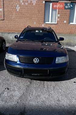 Универсал Volkswagen Passat 2000 в Терновке