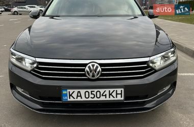 Седан Volkswagen Passat 2018 в Киеве