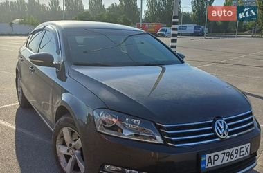 Седан Volkswagen Passat 2013 в Днепре