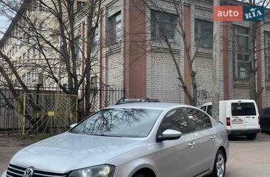Седан Volkswagen Passat 2011 в Житомирі