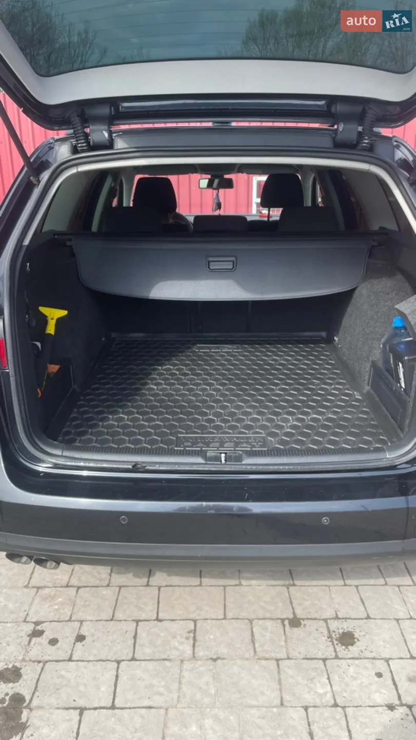 2010 Volkswagen Passat - мініатюра 5