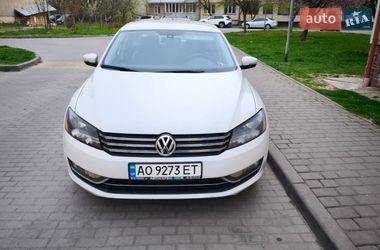 Седан Volkswagen Passat 2013 в Ужгороде