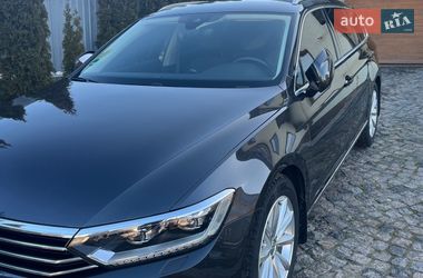 Універсал Volkswagen Passat 2018 в Києві