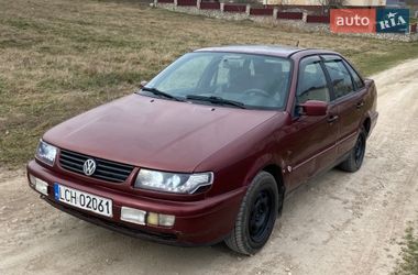 Седан Volkswagen Passat 1995 в Збараже