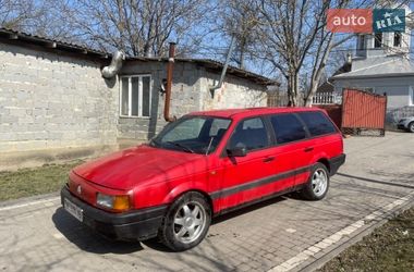 Універсал Volkswagen Passat 1990 в Чернівцях
